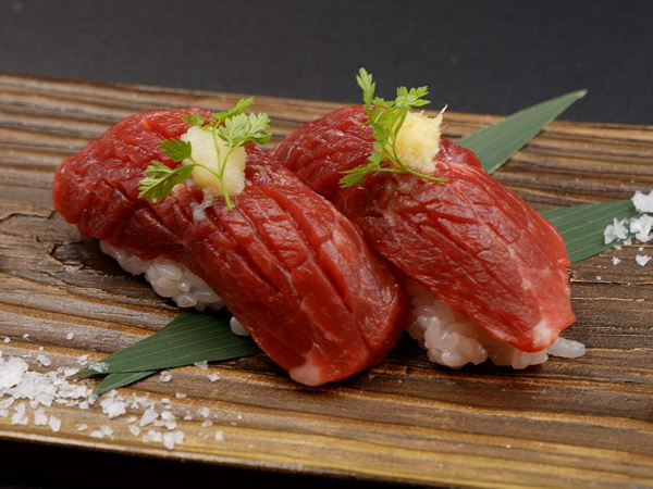 肉寿司：馬刺の握り